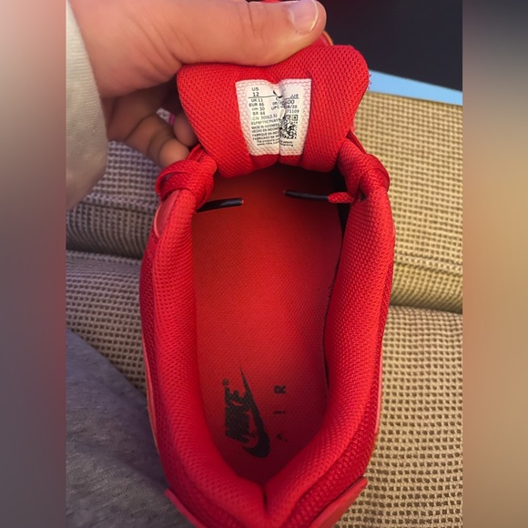 Nike - Picture 2 of 3